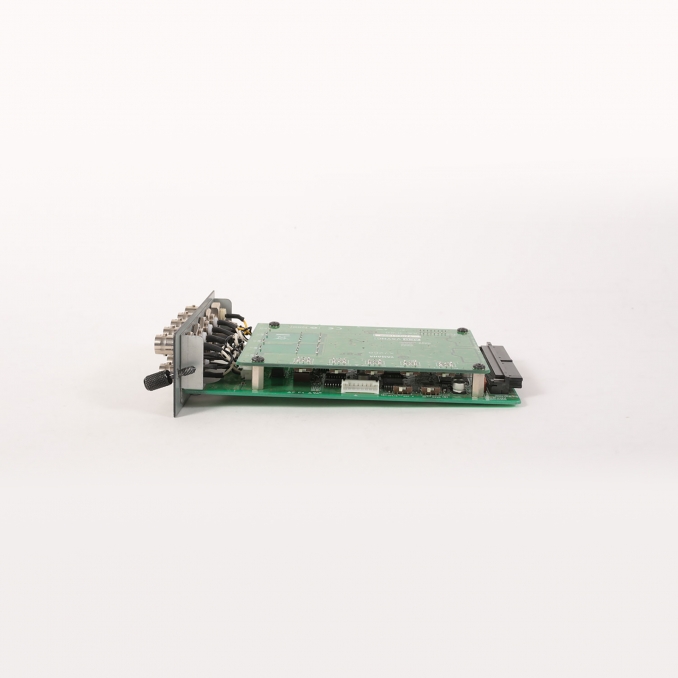 YAMAHA MY8-AEB Carte d'E/S AES/EBU 8 canaux BNC