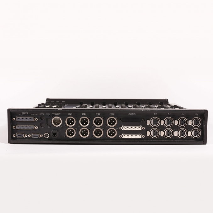 SONOSAX SX ST8 Console analogique 8 entrées / 8 bus / 4 aux