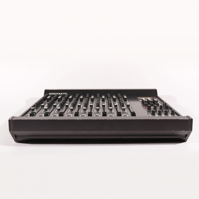 SONOSAX SX ST8 Console analogique 8 entrées / 8 bus / 4 aux