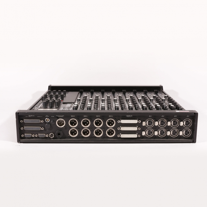 SONOSAX SX ST8 D Console analogique 8 entrées / 8 bus / 4 aux + module de sortie numérique