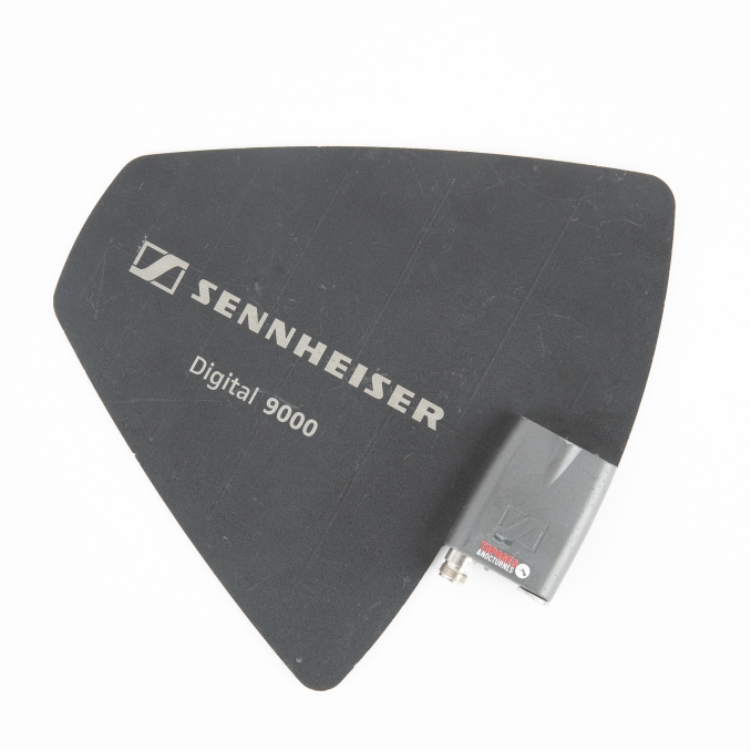 SENNHEISER AD9000 Remote-controlled antenna booster