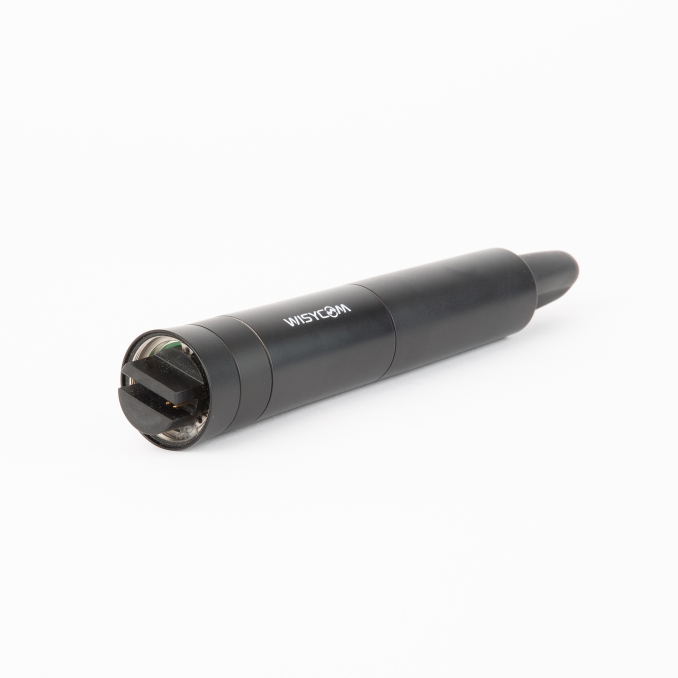 Wideband handheld transmitter