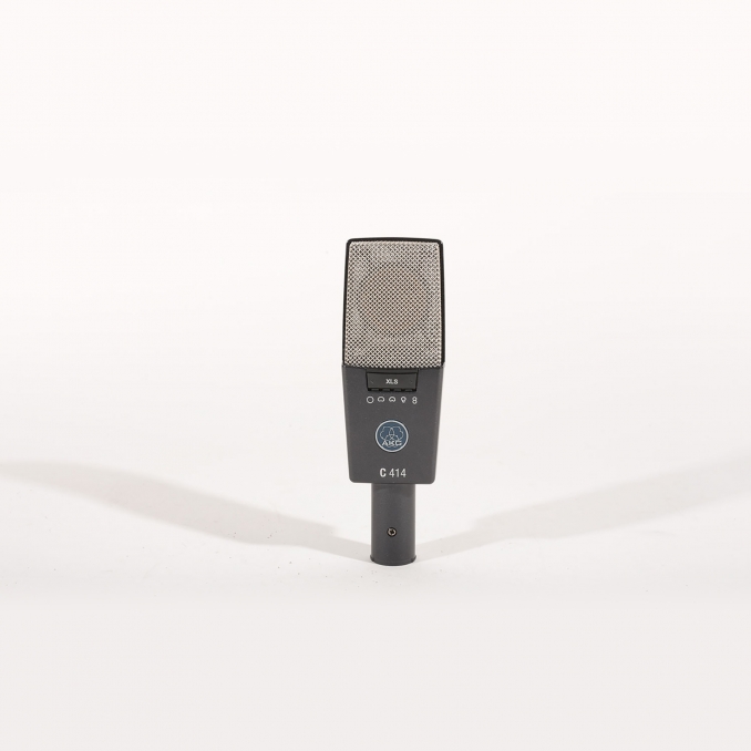 AKG C414 XLS Micro de studio large membrane avec suspension