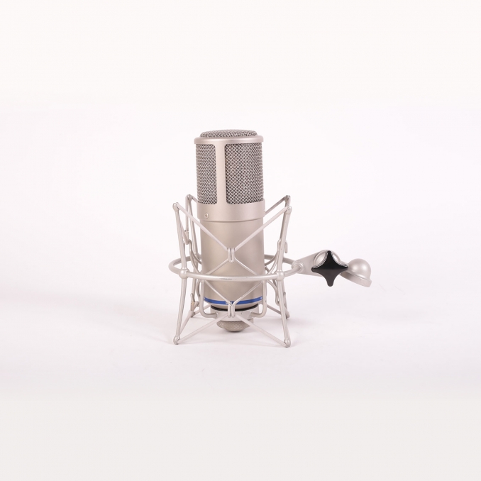 NEUMANN D-01 Micro numérique de studio avec suspension