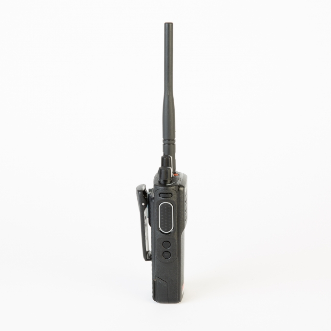 MOTOROLA DP4400 Talkie numérique VHF 136-174 MHz