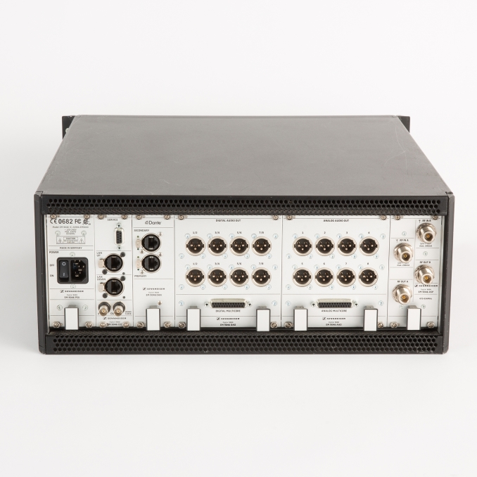 SENNHEISER EM 9046 Rack de 8 récepteurs HF numérique DANTE
