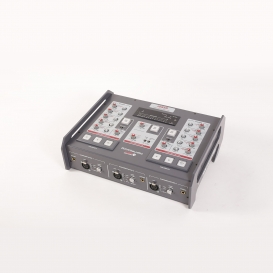 RAMI JOKER Pupitre pour 2 commentateurs + 1 invité DANTE 4 fils